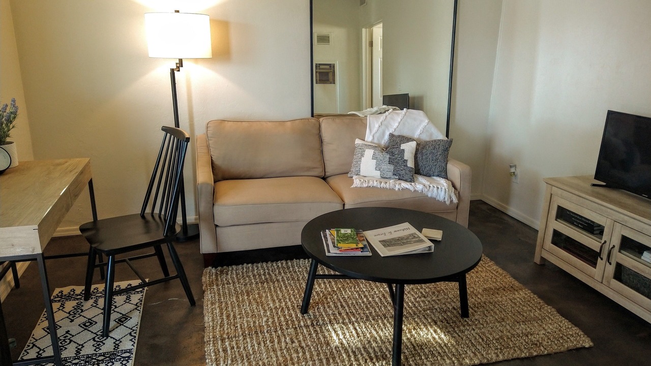 Photo of Livingroom in Flowing Well Neighborhood