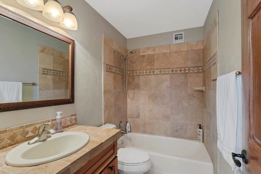 Photo of Bathroom in Shadow Hills