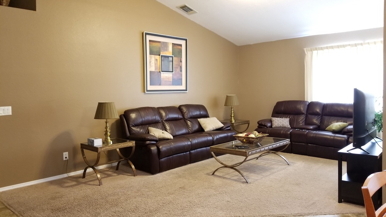 Photo of Livingroom in Canyon Shadows