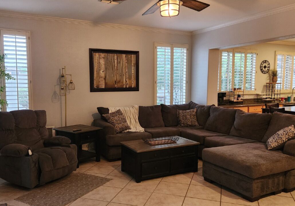 Photo of Livingroom in Foothills Club West