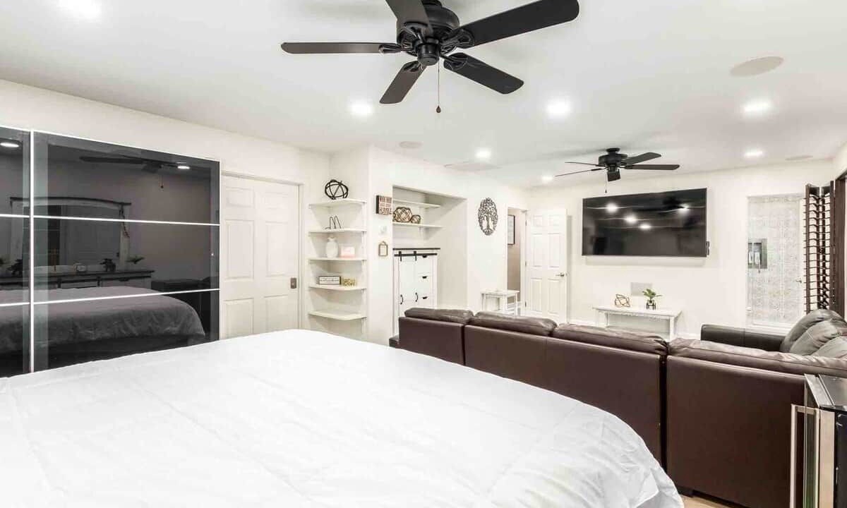 Photo of Bedroom in Garfield