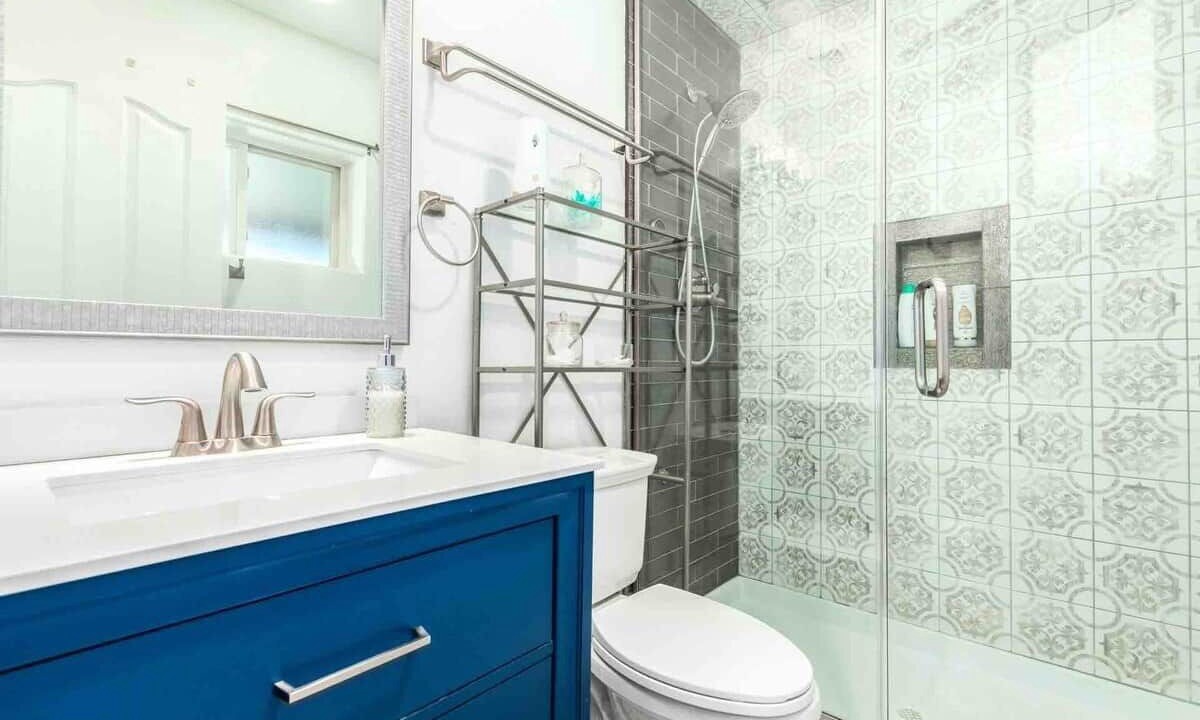 Photo of Bathroom in Garfield