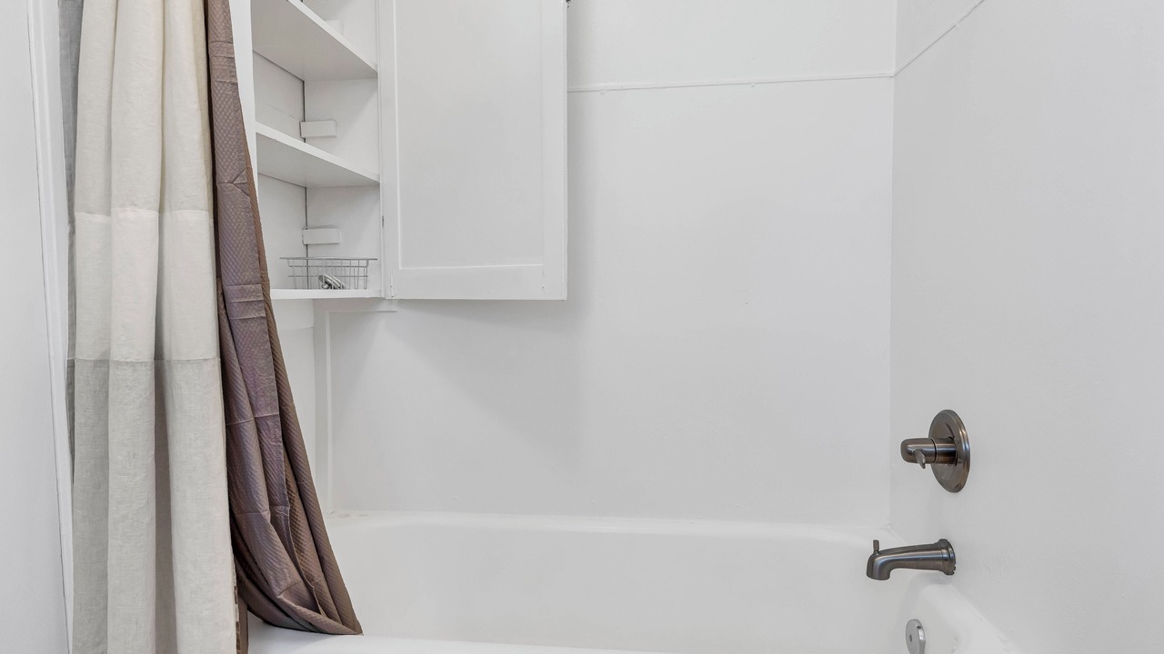 Photo of Bathroom in Blenman-Elm