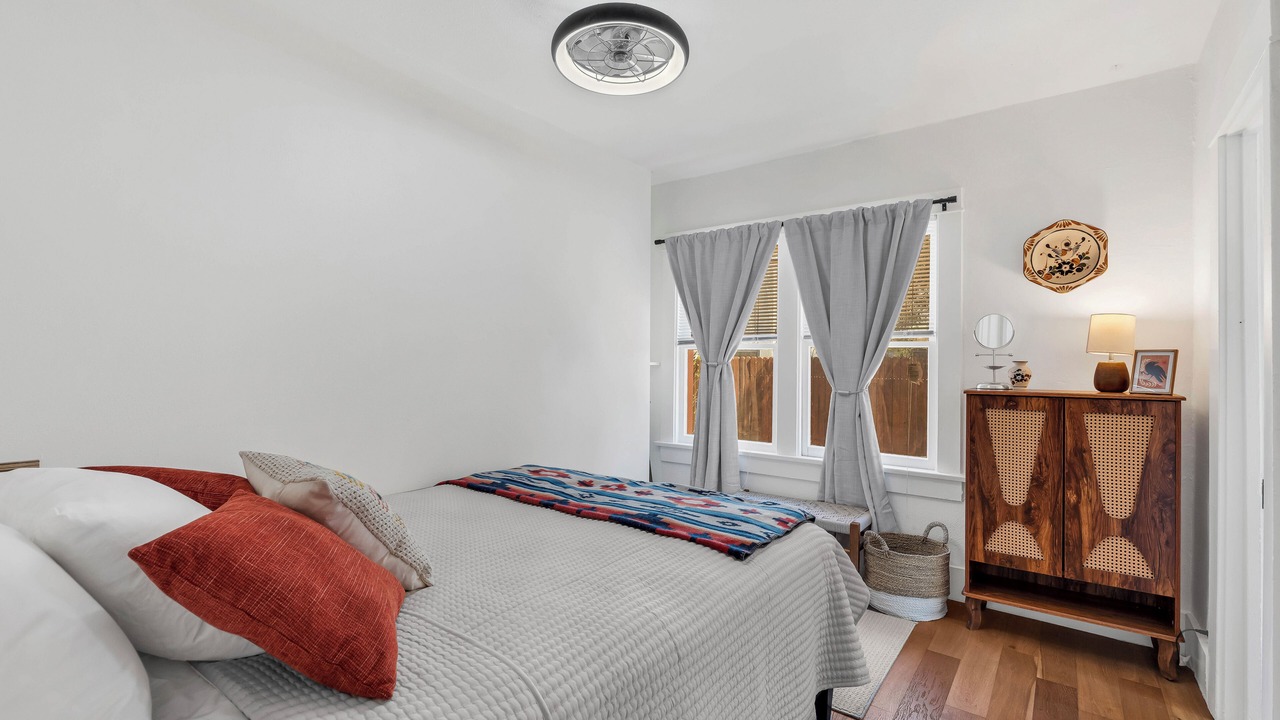 Photo of Bedroom in Blenman-Elm