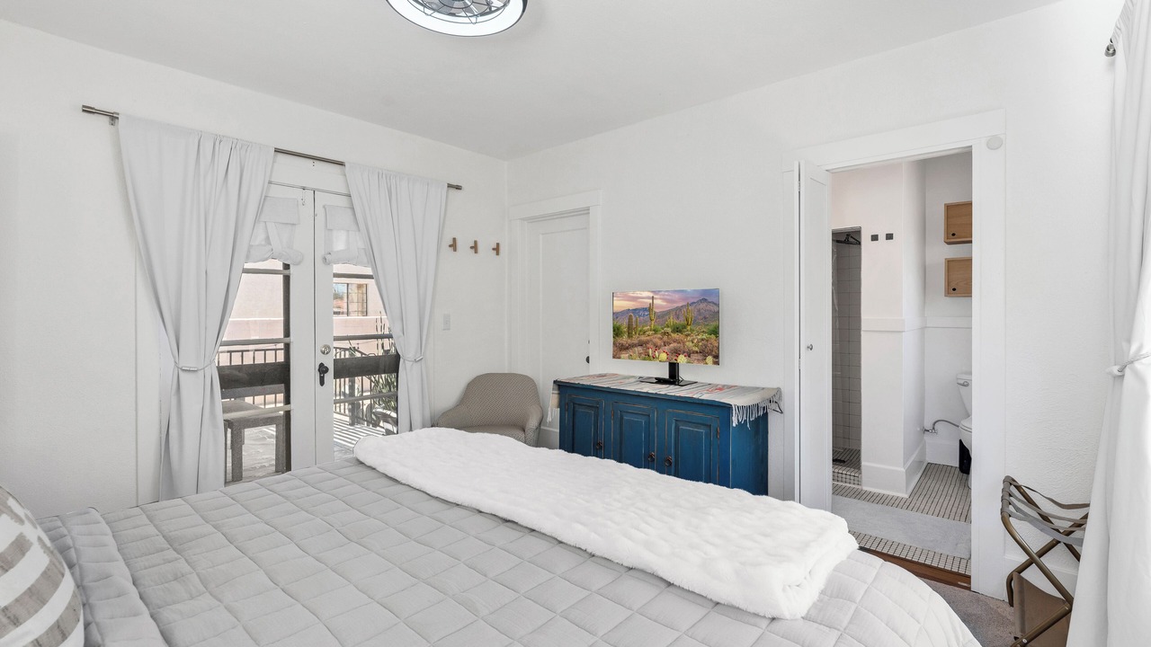 Photo of Bedroom in Blenman-Elm
