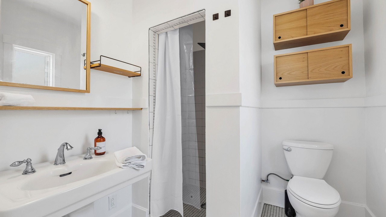 Photo of Bathroom in Blenman-Elm