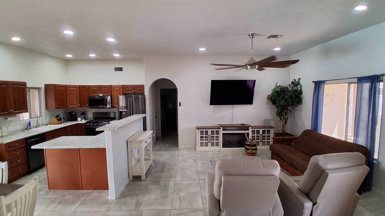 Photo of Livingroom in Desert Foothills