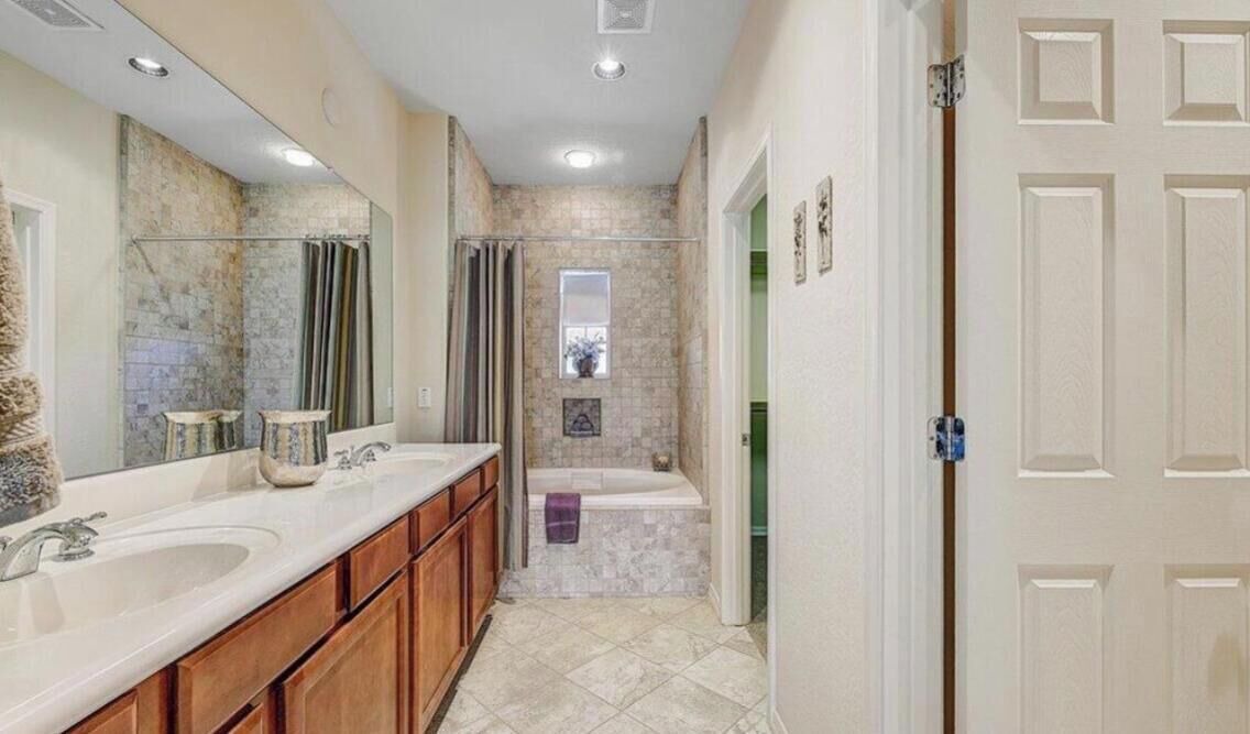 Photo of Bathroom in Desert Ridge