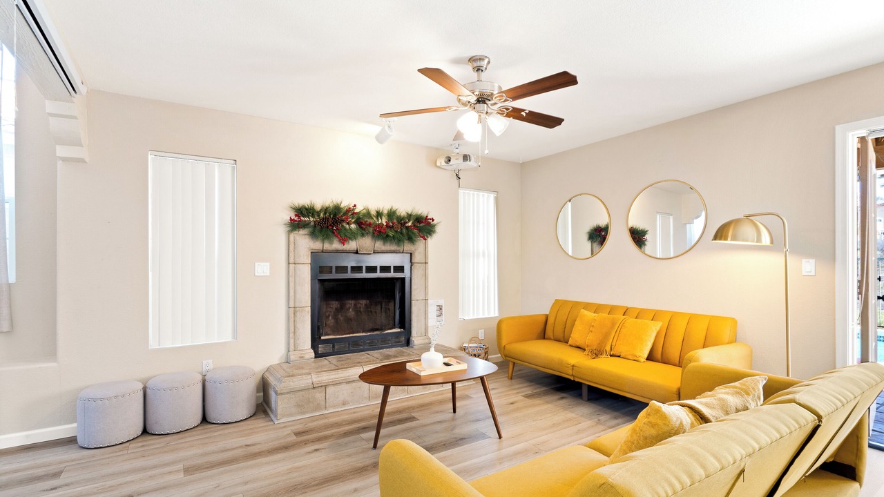 Photo of Livingroom in Copper Creek