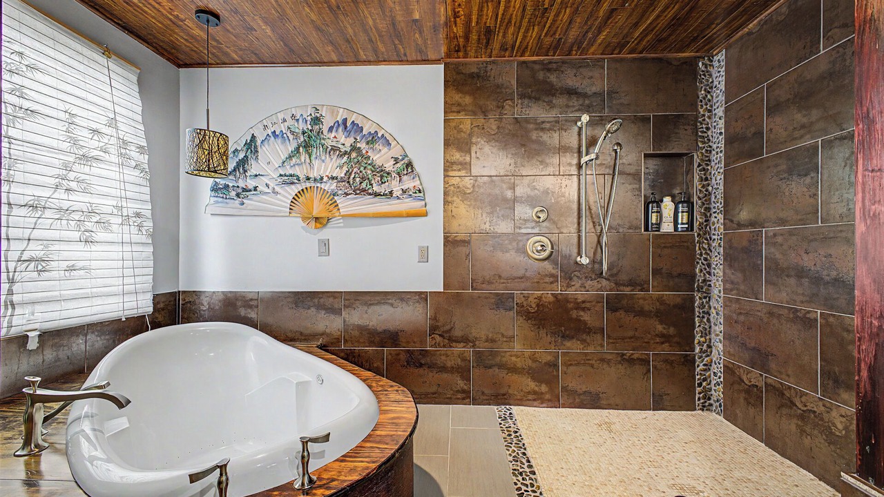 Photo of Bathroom in Buckhorn Neighborhood