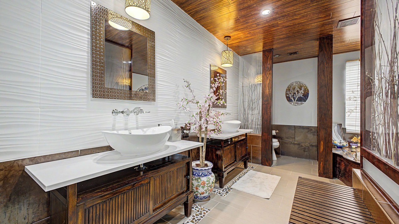 Photo of Bathroom in Buckhorn Neighborhood