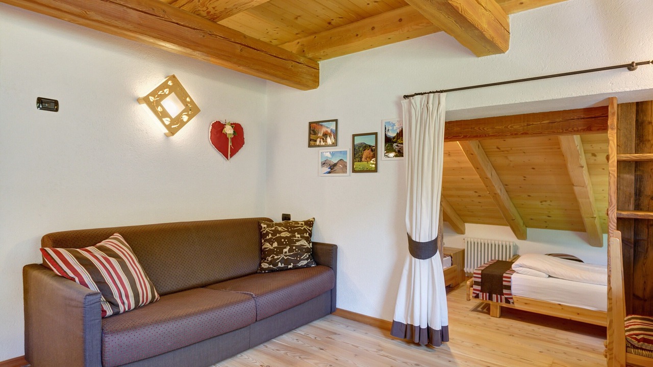 Photo of Livingroom in Rabbi