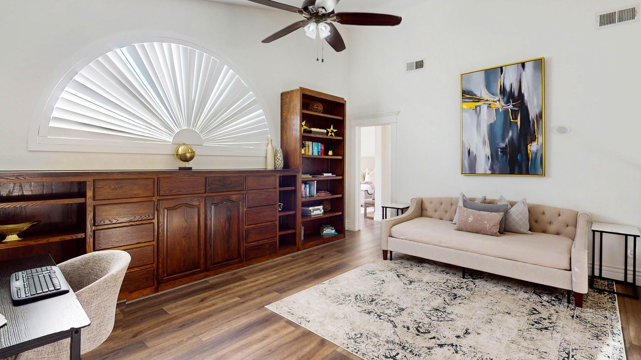 Photo of Livingroom in Estate Grove Valencia Est