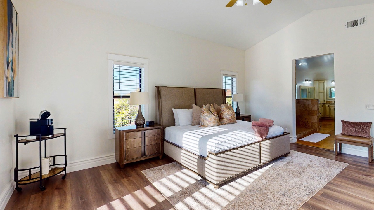 Photo of Bedroom in Estate Grove Valencia Est