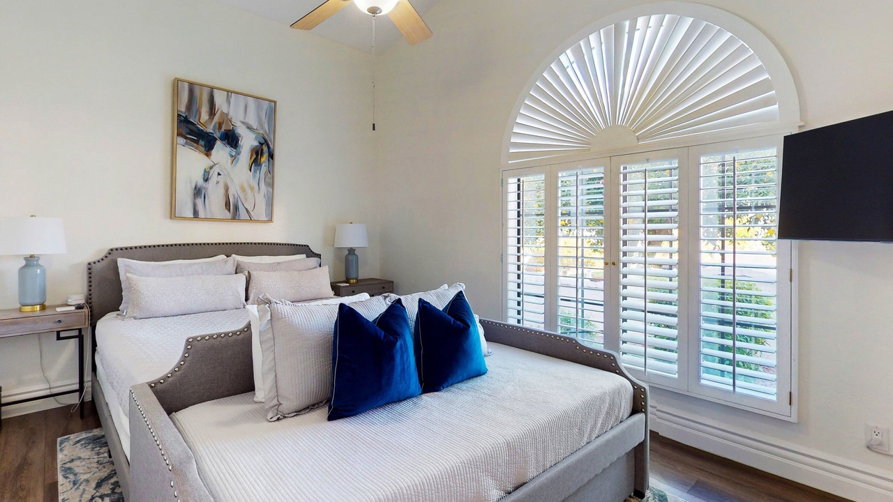 Photo of Bedroom in Estate Grove Valencia Est