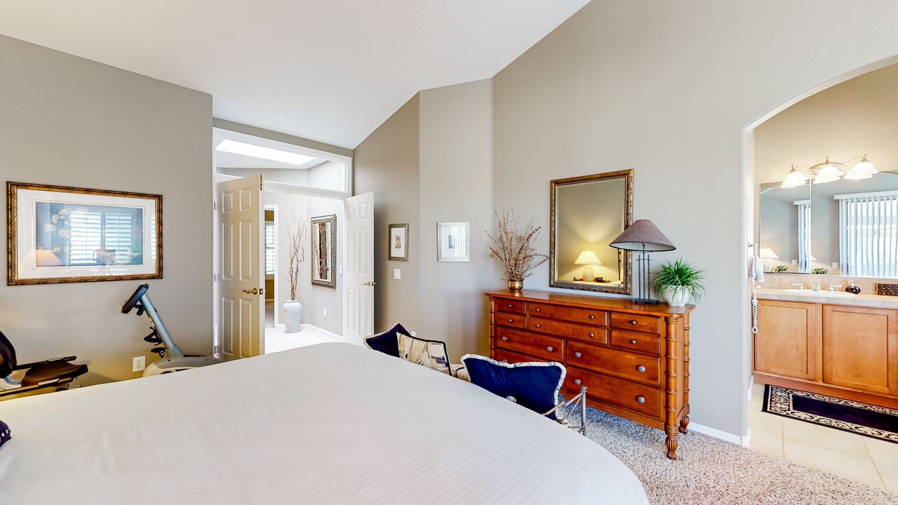 Photo of Bedroom in Oakwood