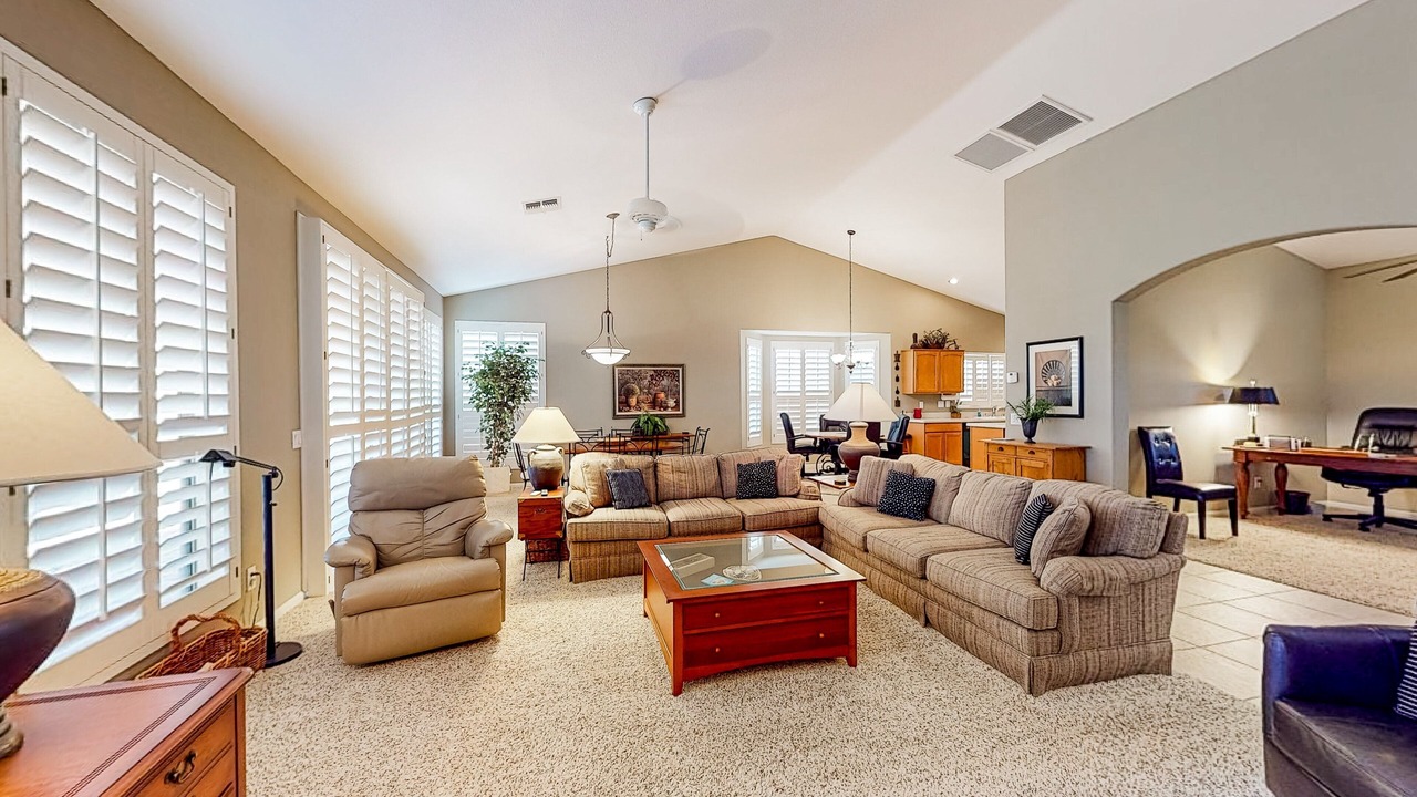 Photo of Livingroom in Oakwood