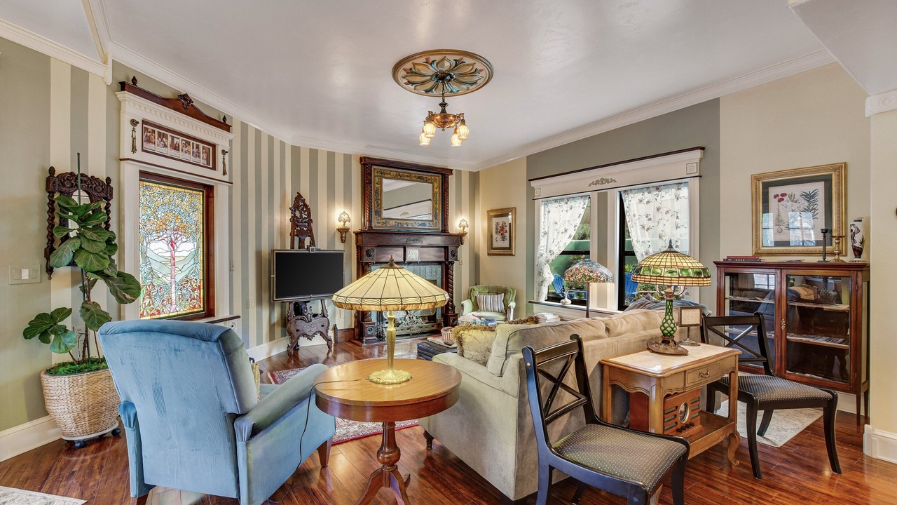 Photo of Livingroom in Old Fort Lowell