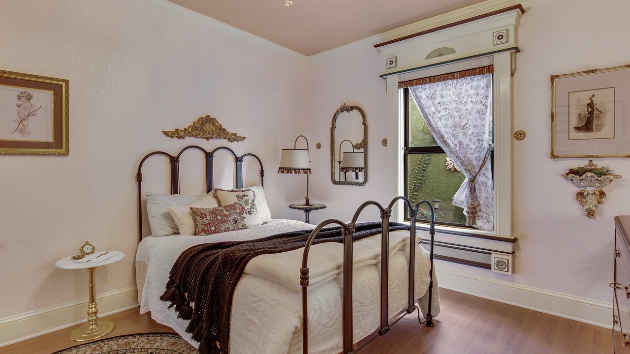 Photo of Bedroom in Old Fort Lowell