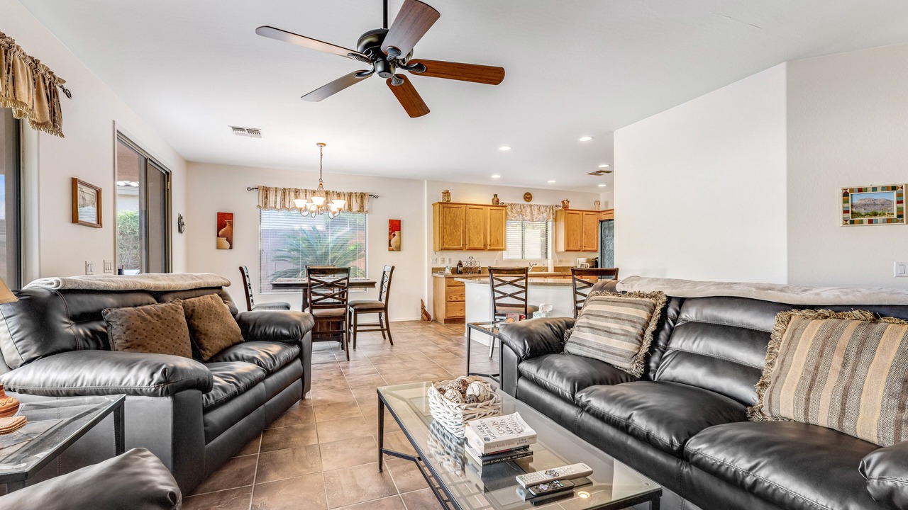 Photo of Livingroom in Gold Canyon