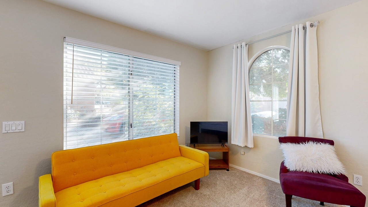 Photo of Livingroom in East Mesa