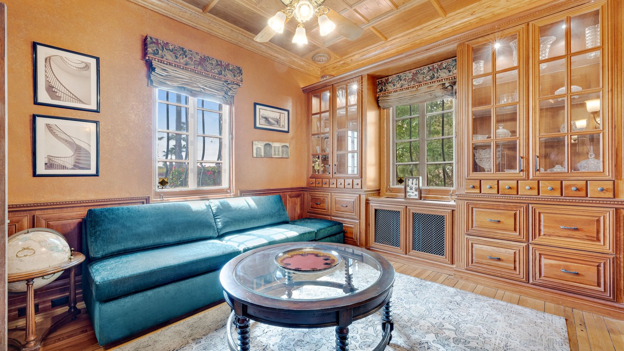 Photo of Livingroom in Los Olivos Historic District