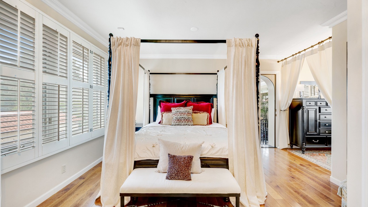 Photo of Bedroom in Los Olivos Historic District