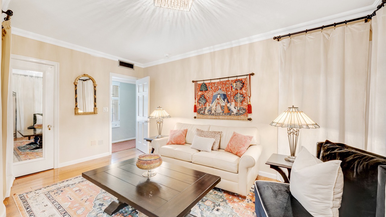 Photo of Livingroom in Los Olivos Historic District