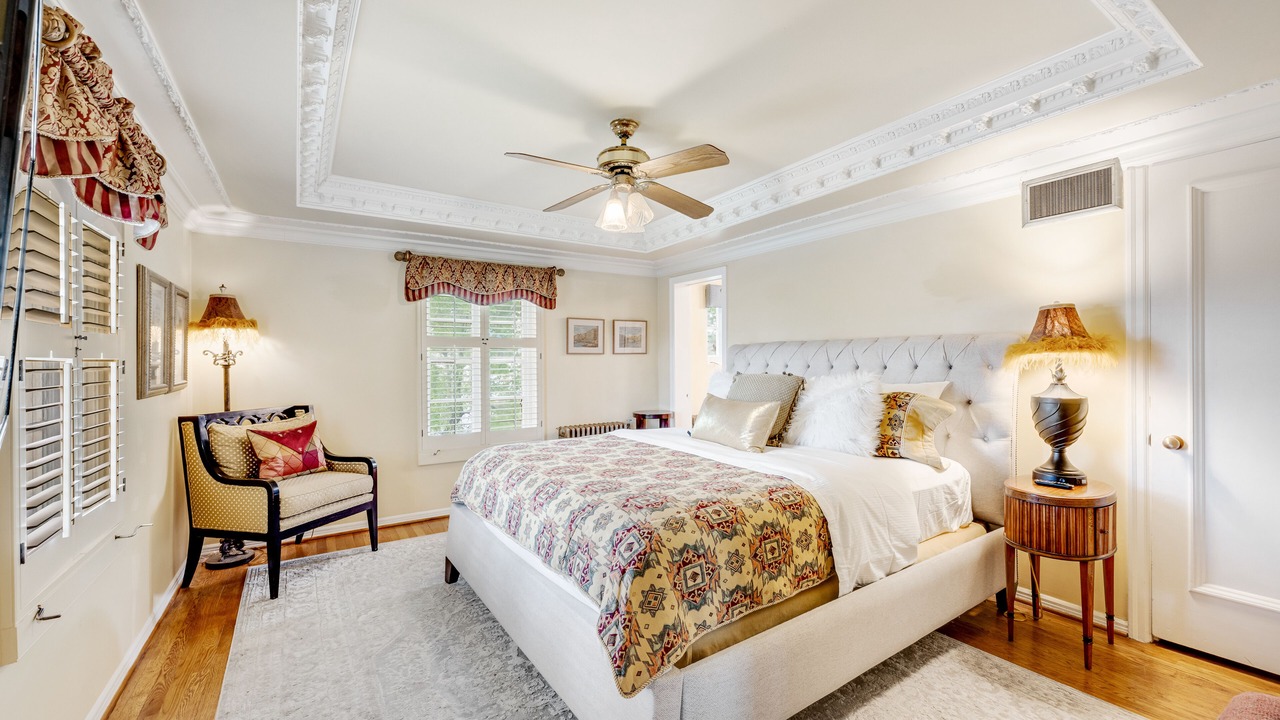 Photo of Bedroom in Los Olivos Historic District