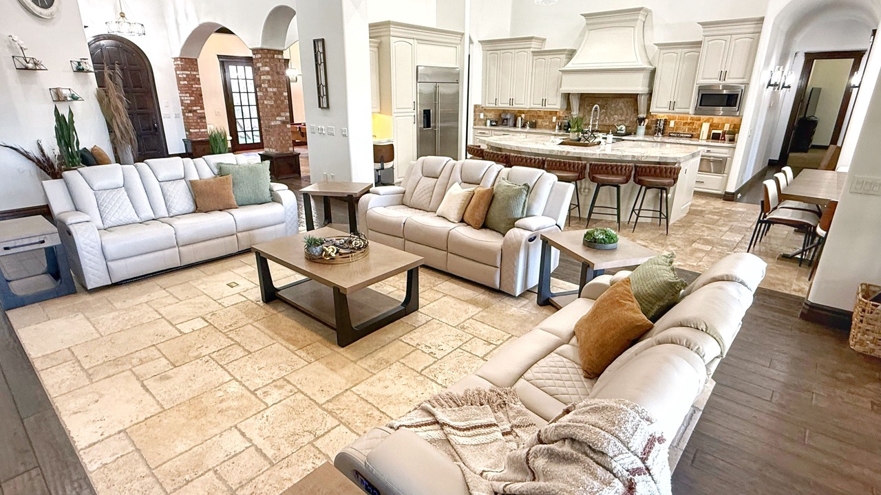 Photo of Livingroom in East Mesa