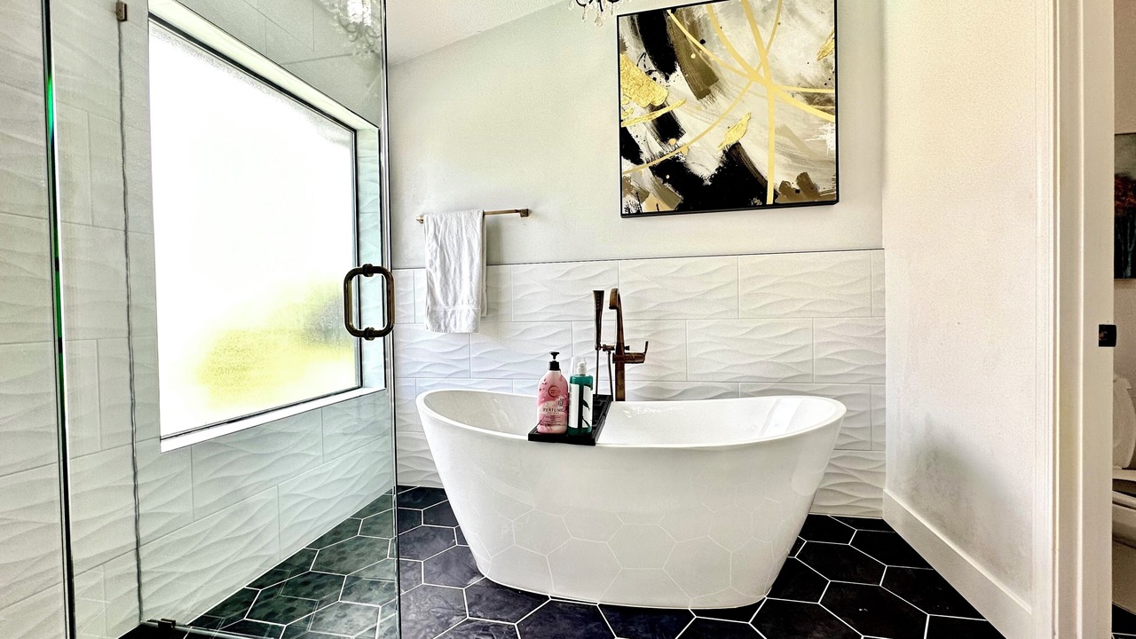 Photo of Bathroom in Val Vista Lakes