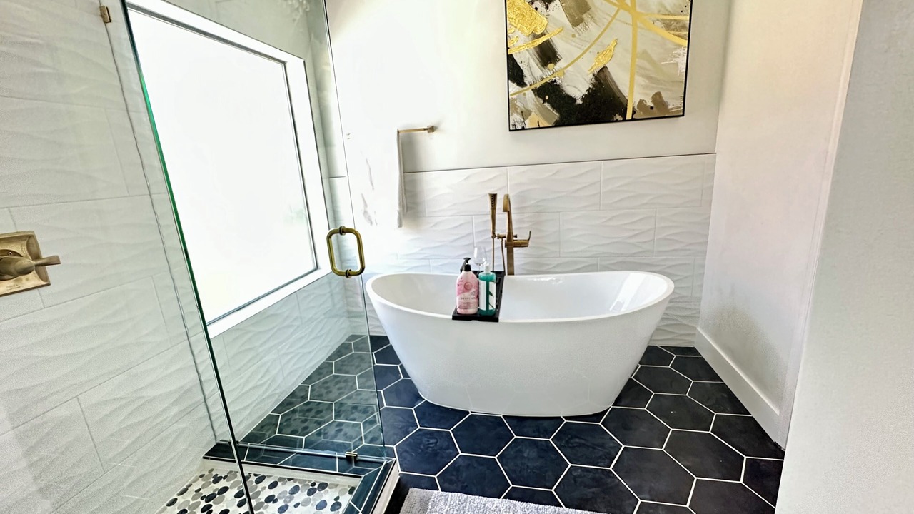 Photo of Bathroom in Val Vista Lakes
