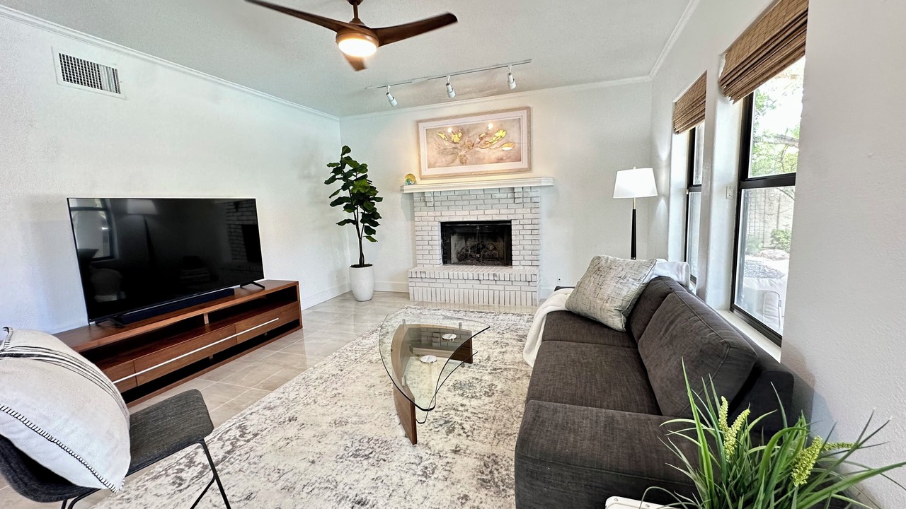 Photo of Livingroom in Val Vista Lakes