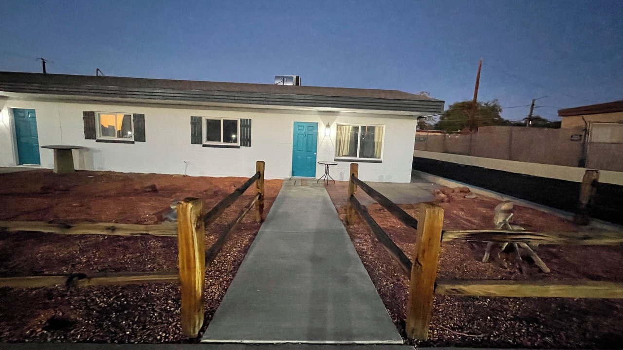 Photo of Outdoor in Page