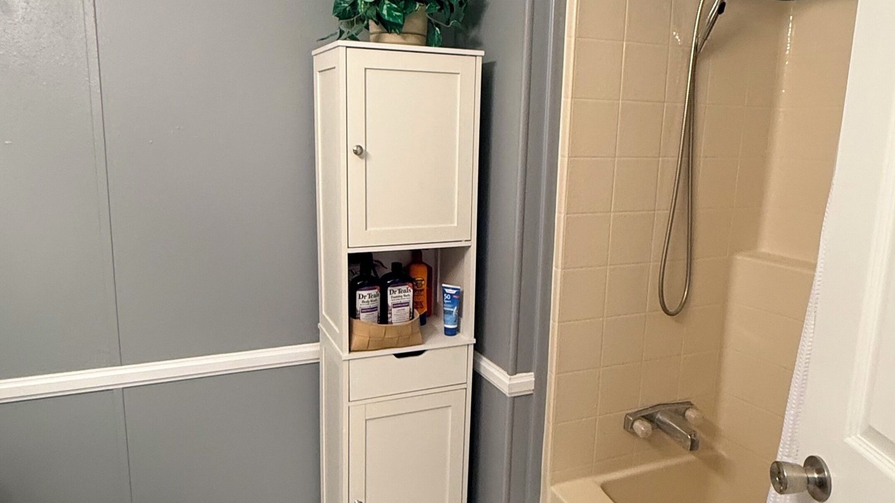 Photo of Bathroom in Happy Trails
