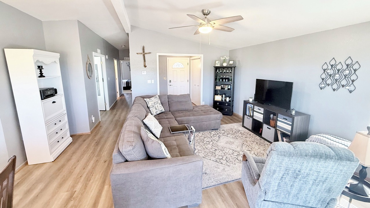 Photo of Livingroom in Happy Trails