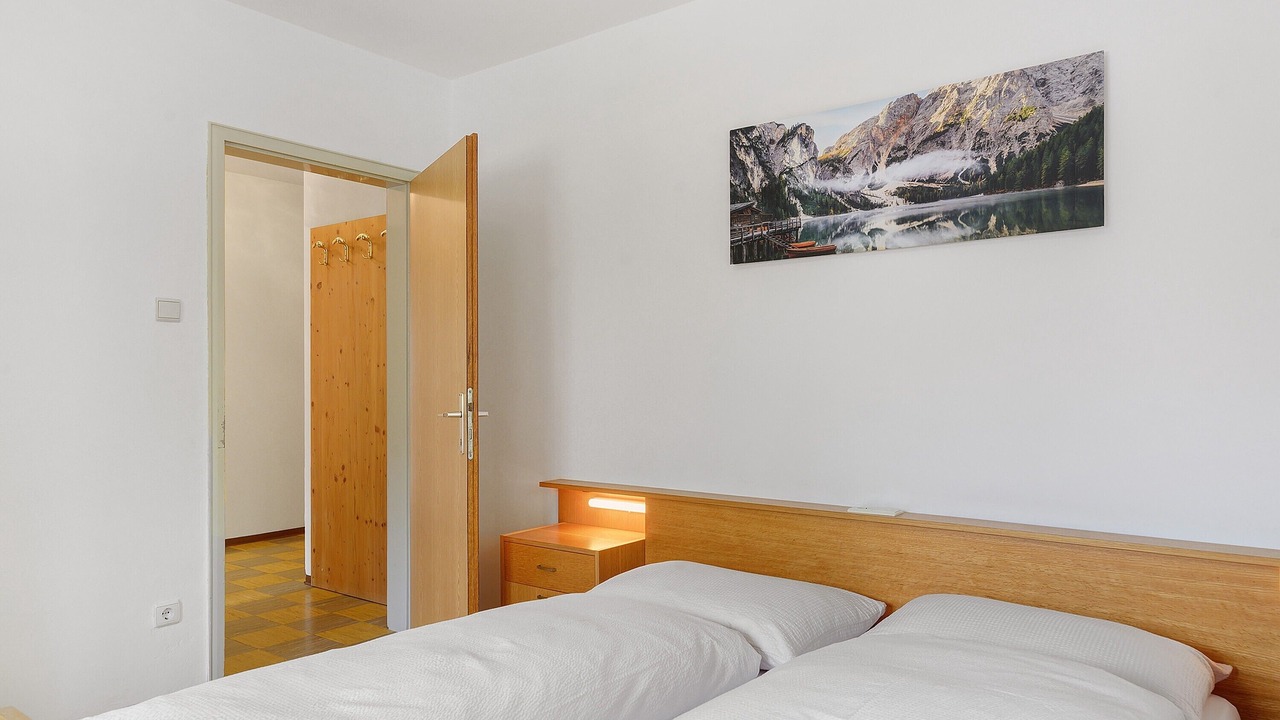 Photo of Bedroom in Laion