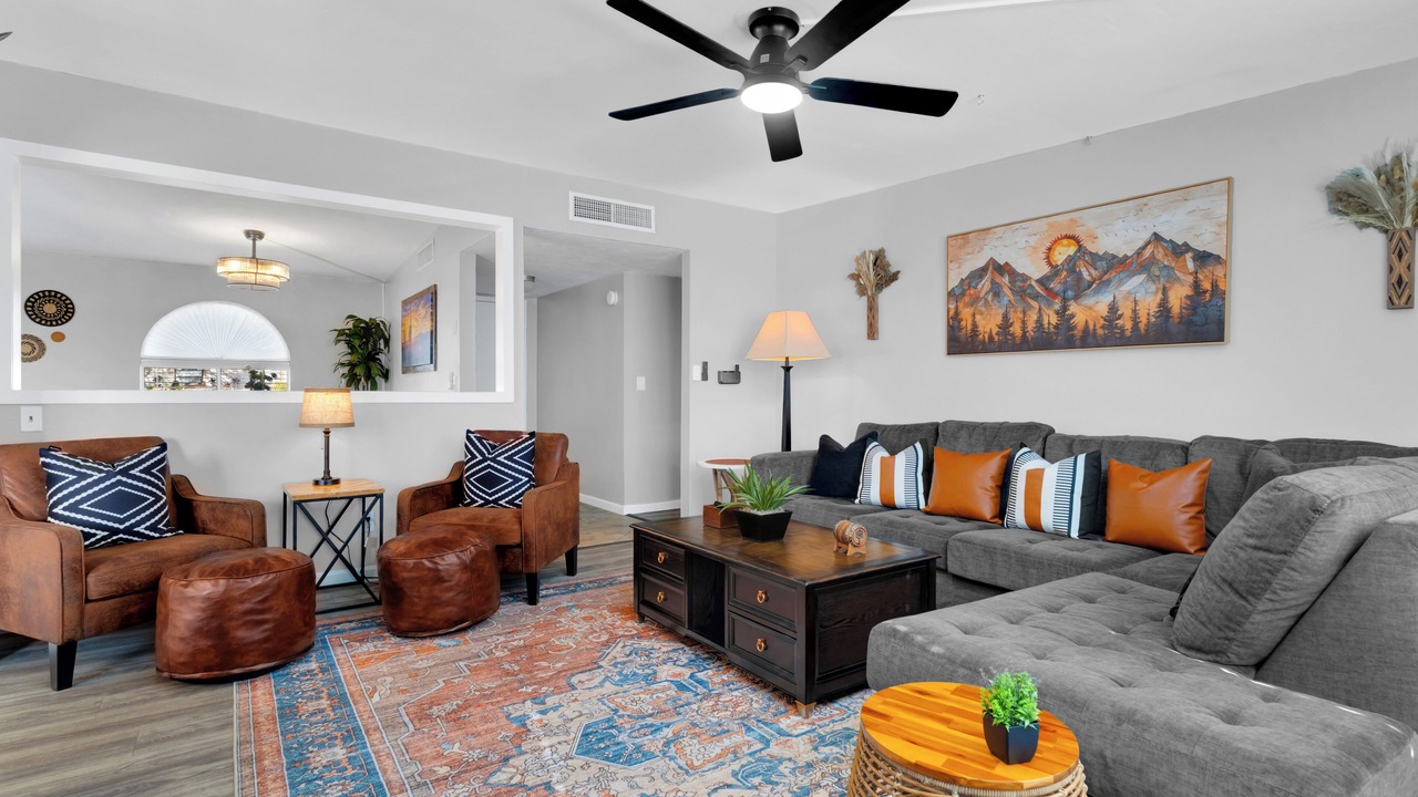 Photo of Livingroom in Harrison East South
