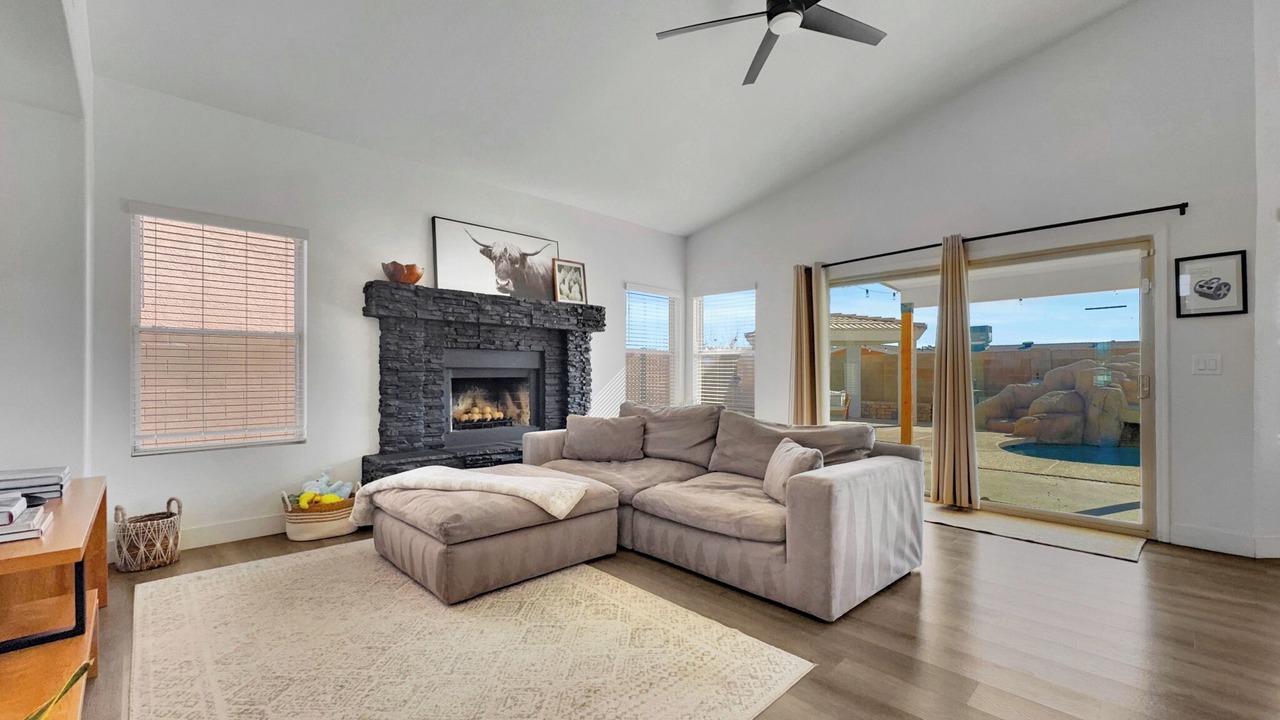 Photo of Livingroom in Sunland Village