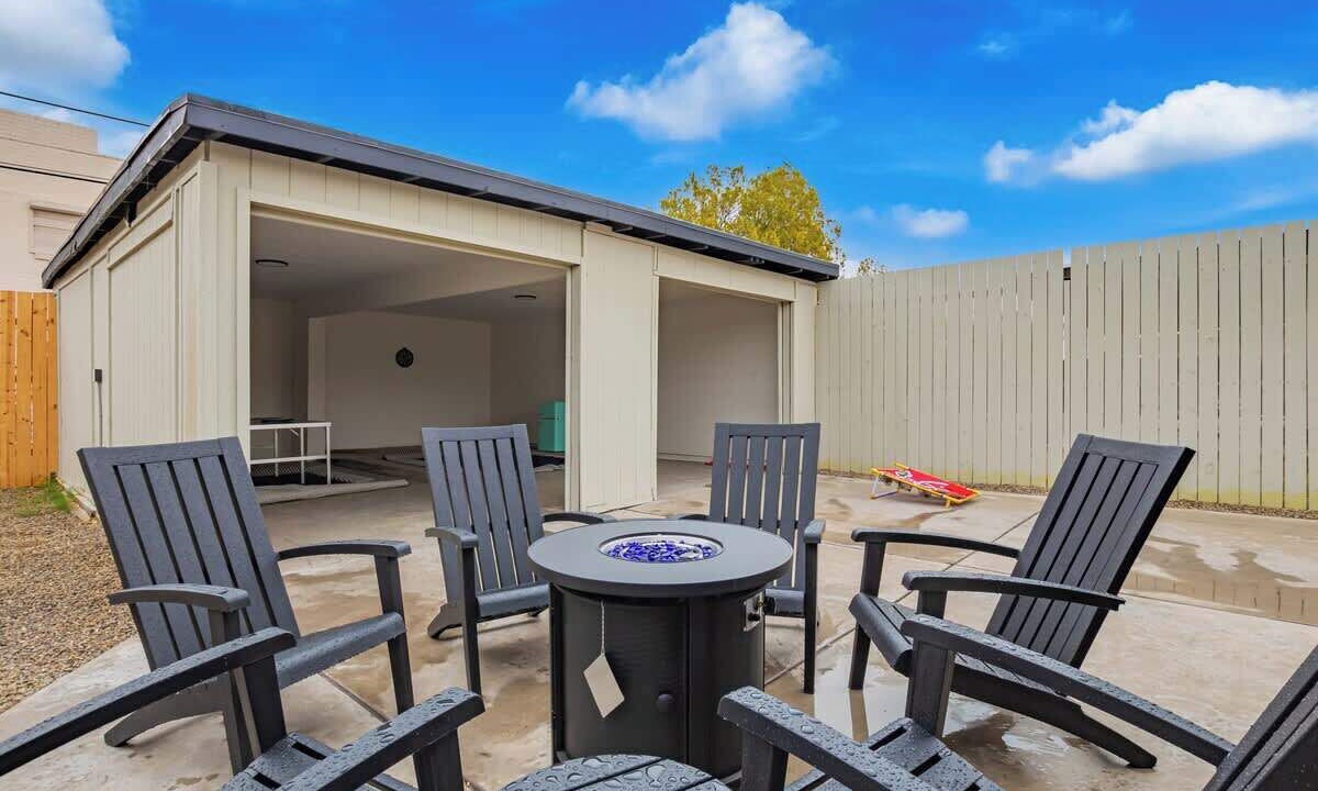 Photo of Outdoor in Peter Howell