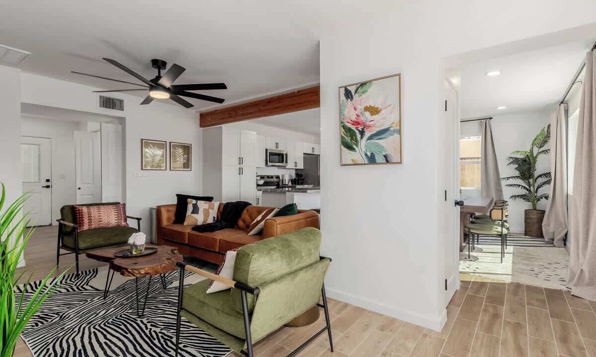 Photo of Livingroom in Peter Howell