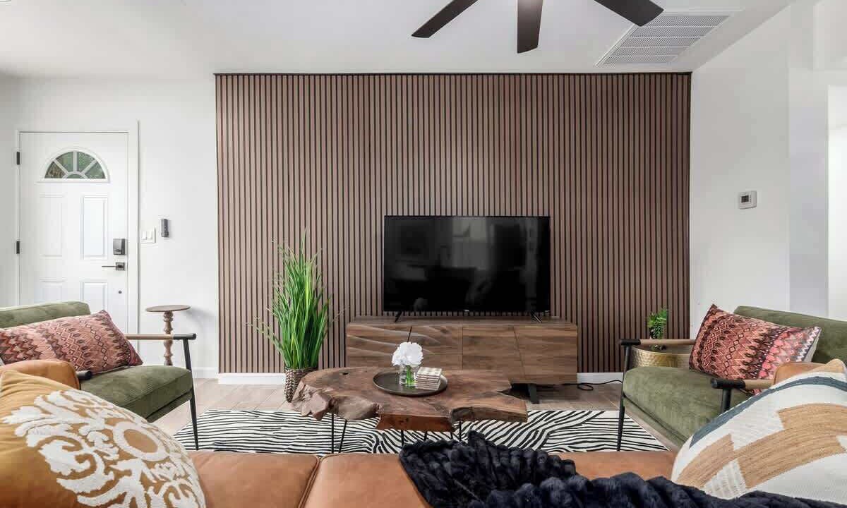 Photo of Livingroom in Peter Howell
