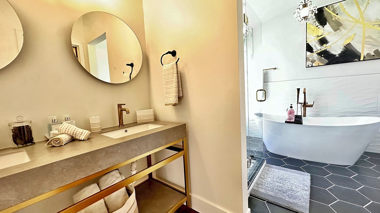 Photo of Bathroom in Val Vista Lakes