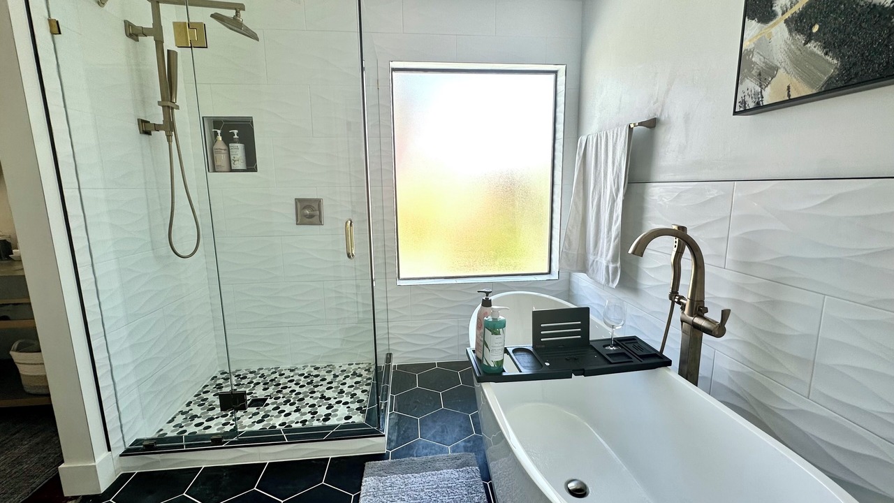 Photo of Bathroom in Val Vista Lakes