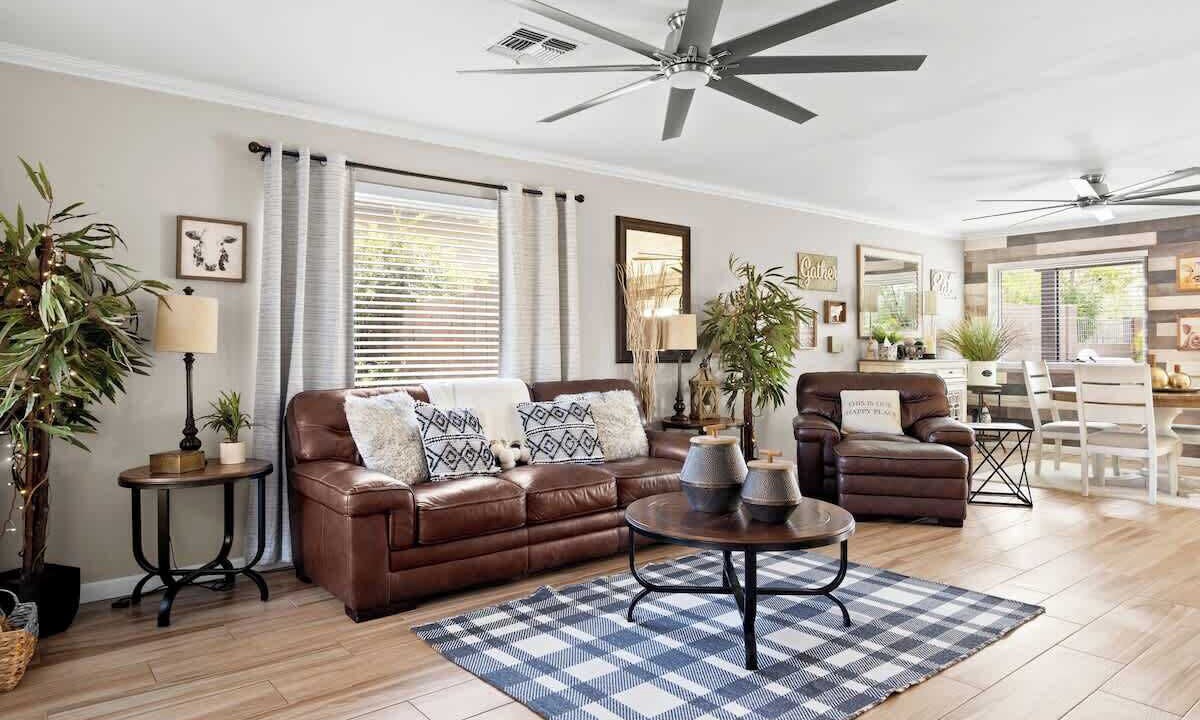 Photo of Livingroom in Gold Canyon