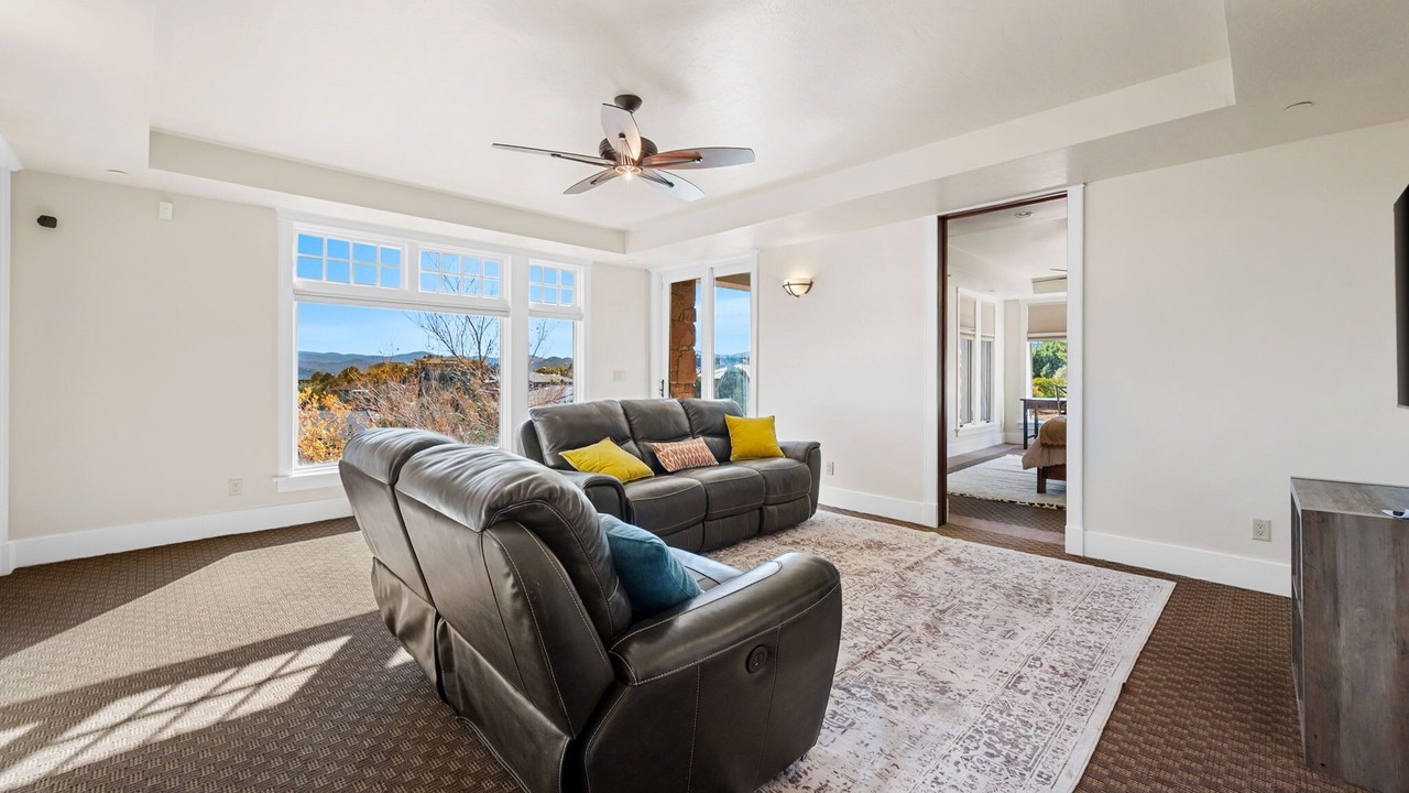 Photo of Livingroom in Forest Trails