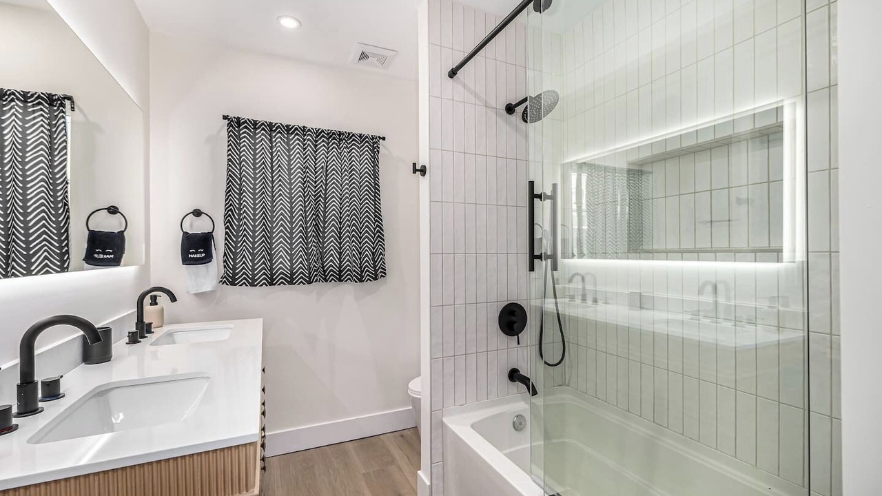 Photo of Bathroom in Village Grove