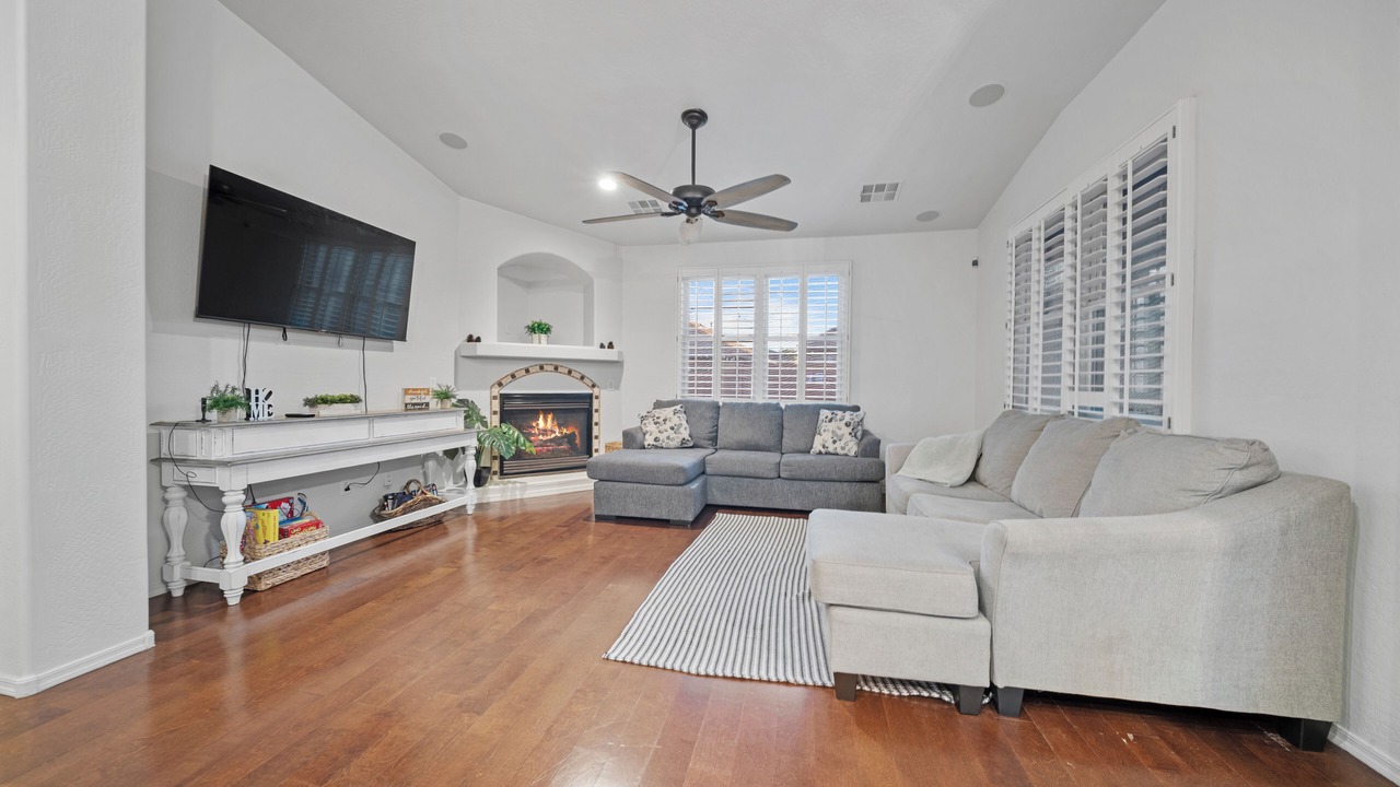 Photo of Livingroom in Surprise Farms