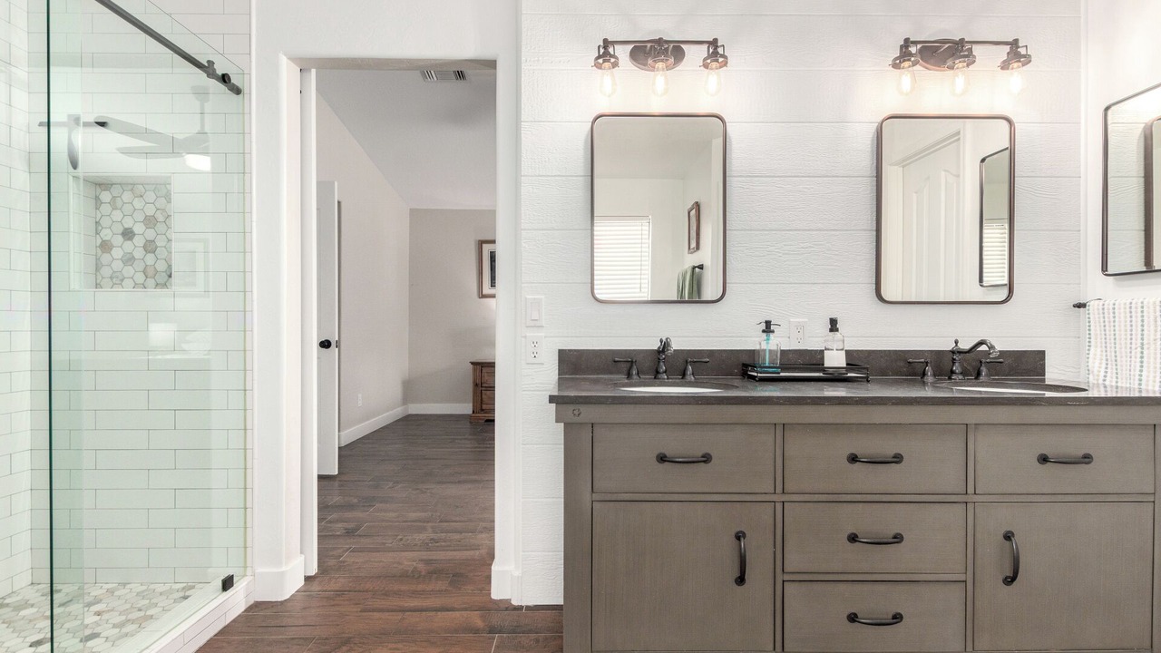 Photo of Bathroom in Val Vista Lakes