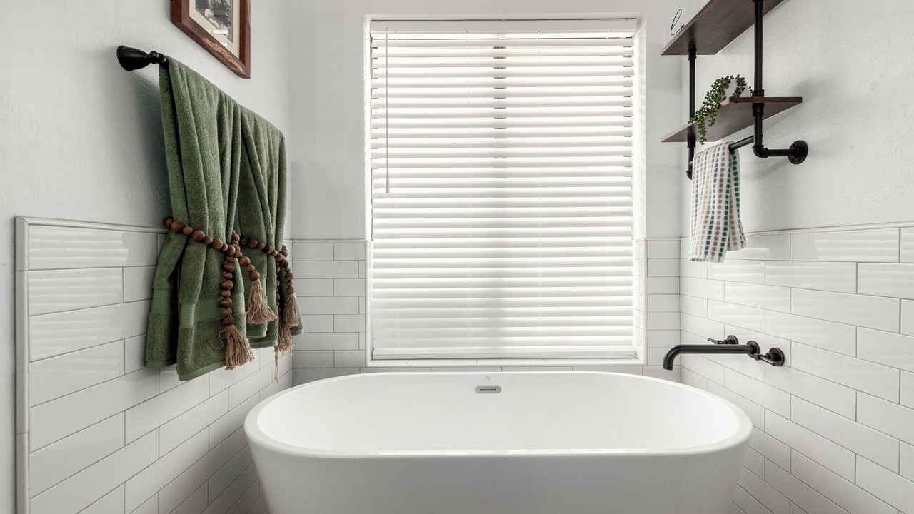Photo of Bathroom in Val Vista Lakes